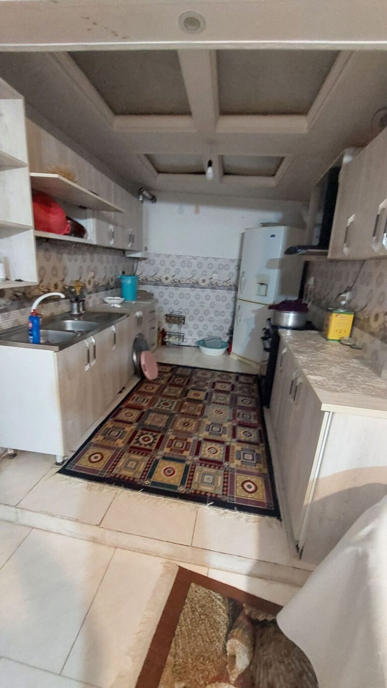 آشپزخانه آپارتمان ۹۰ متری میدان ساعت