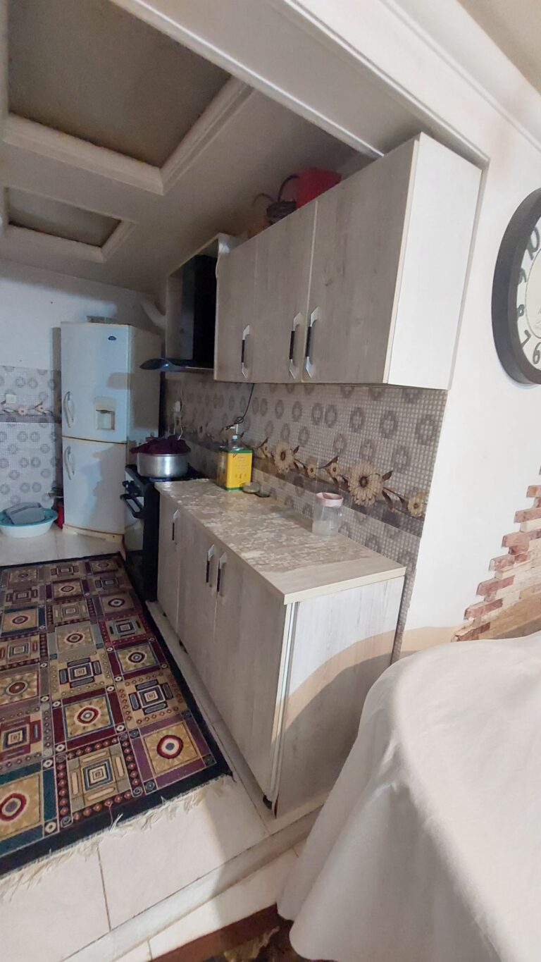 آپارتمان ۹۰ متری میدان ساعت