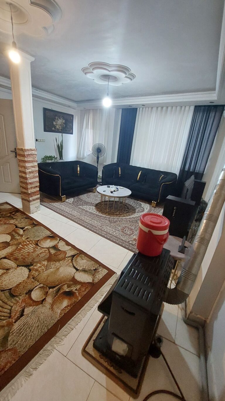 آپارتمان ۹۰ متری میدان ساعت